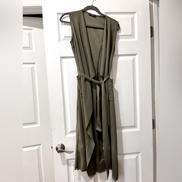 Long Draped Deep Green Vest - Picture 1 of 3
